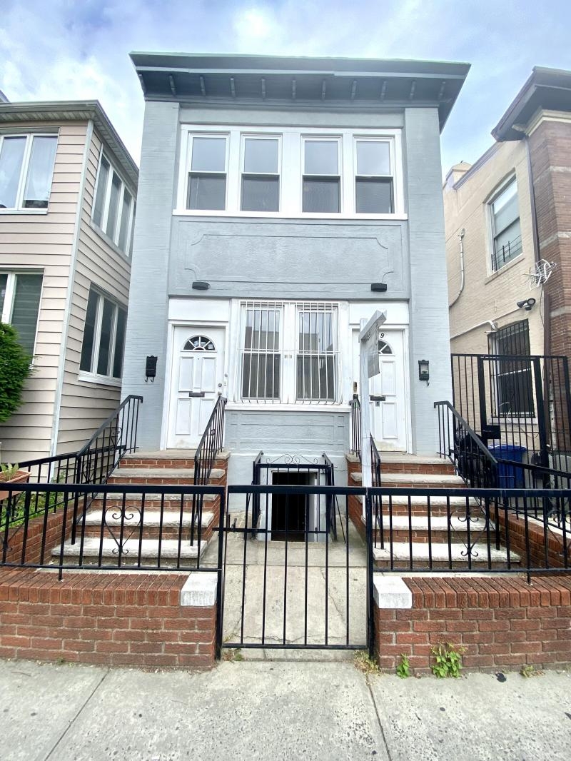 MIDWOOD 2 FAMILY DETACHED BRICK