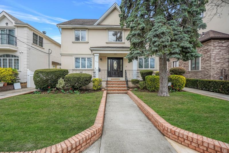 Open House Sun 5/18